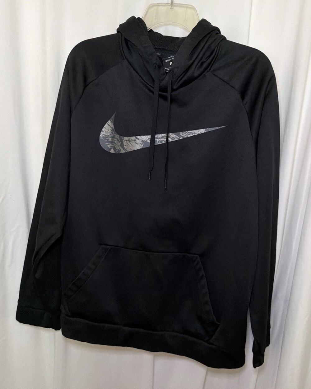 Nike Therma-FIT Black Hoodie with Patterned Swoosh Size L